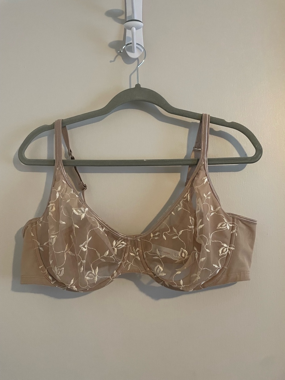 Cacique Embroidered Mesh Underwire Bra Nude 38F NWOT (168)